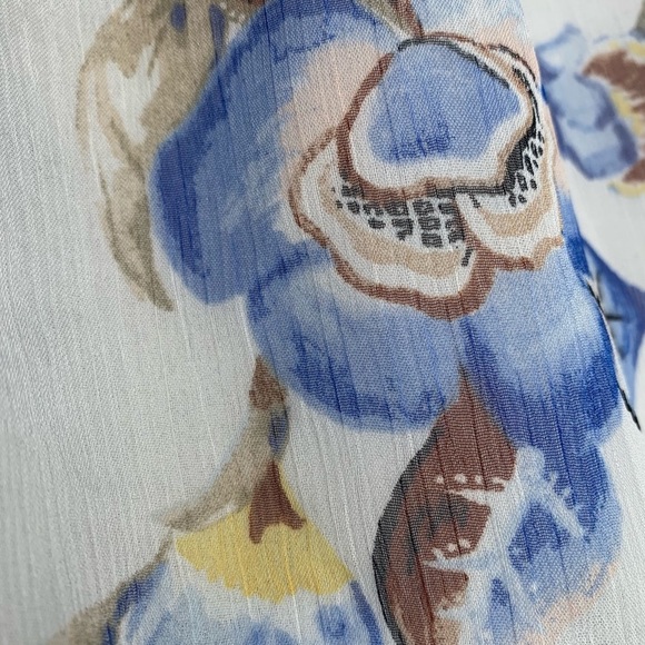 White house black market size medium top 🤍💙 NWOT - Picture 5 of 6